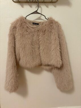 SHEIN Beige Faux Fur Cropped Coat